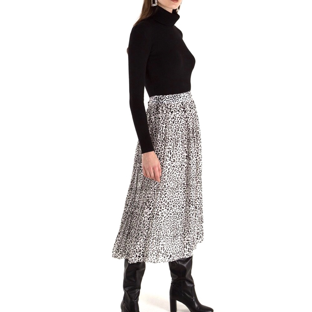 Gorgeous Boutique Animal Print Pleated Midi Skirt